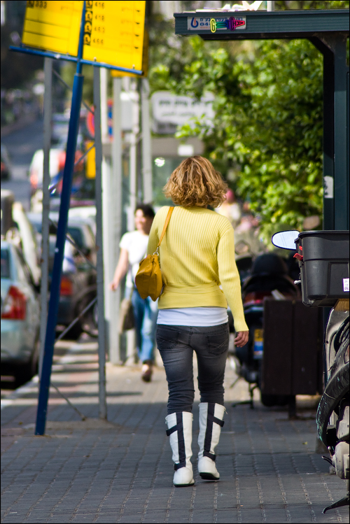 colour of spring: yellow 