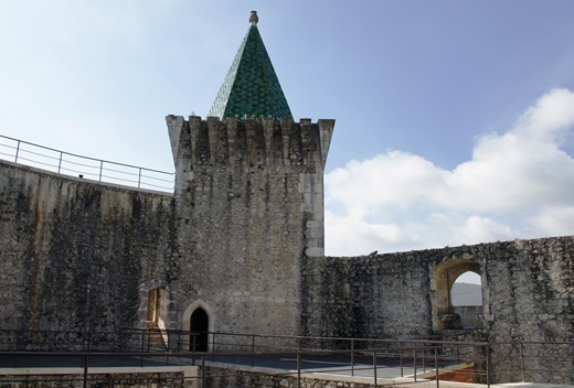 Porto de Mós - Castelo - interior 3