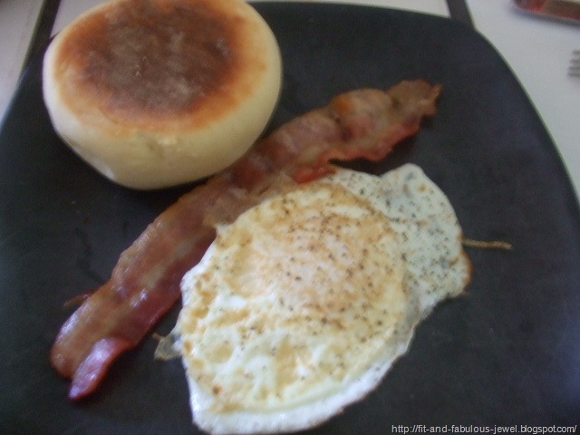 [bacon and egg[6].jpg]