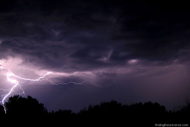 [Lightning over Cape Le Grande[2].jpg]