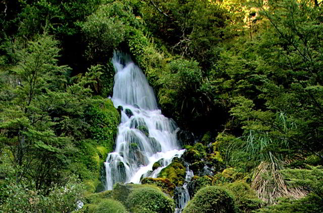 [Waterfall next to Waitonga 2[3].jpg]