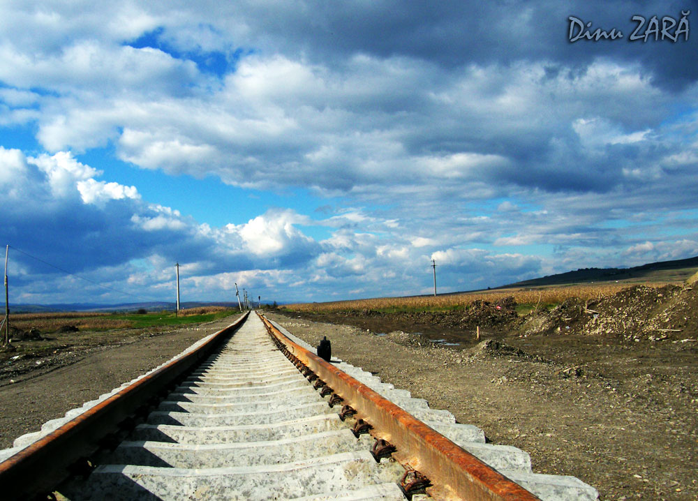 Calea ferată, undeva între Suceava şi Dărmăneşti
