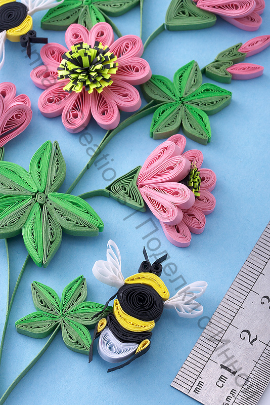 [quilling-bumble-bees-3.jpg]
