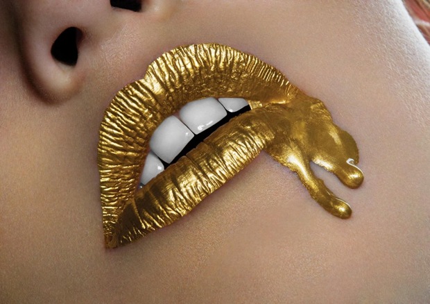 Fashion-photography: Golden lips