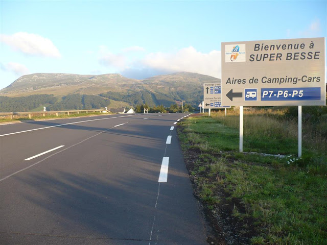http://lh6.ggpht.com/_890NILIacVs/THtIXEaOULI/AAAAAAAAGgs/Ls7wRV4svQY/s640/Serveix%20jour%202%20%281%29.JPG