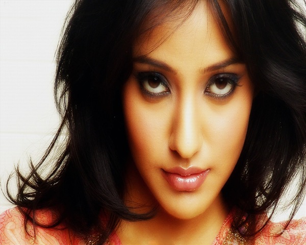 [Neha_Sharma_45456456546653.jpg]
