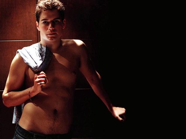 [wallpaperdihenrycavill2.jpg]