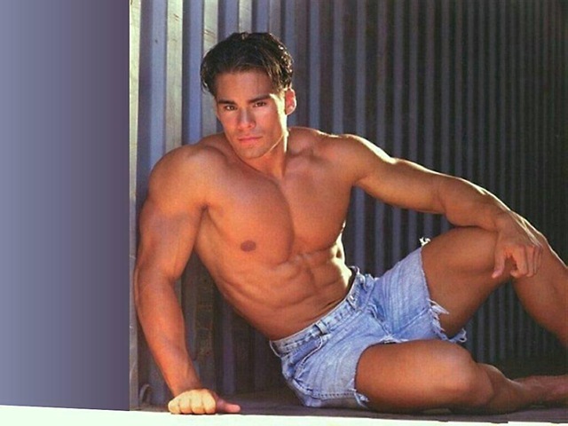[hunkwallpapers.jpg]