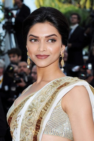 [deepika in saree01[15].jpg]