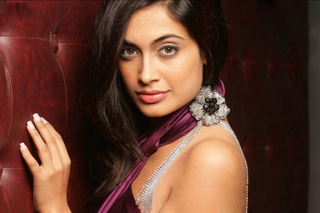 [sarah-jane-dias hot[5].jpg]