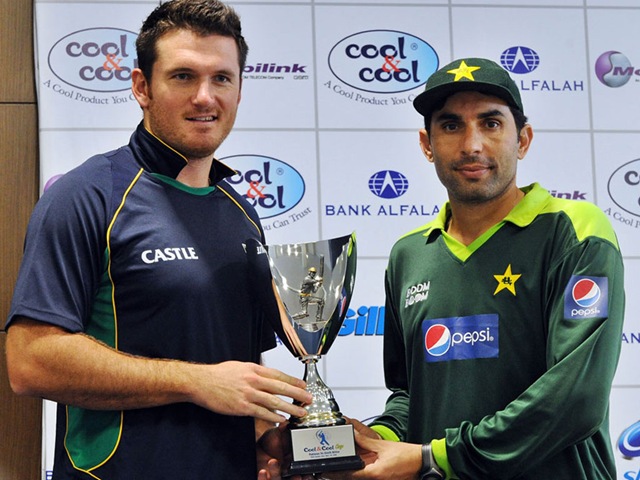 [MisbahulHaqphotos154.jpg]