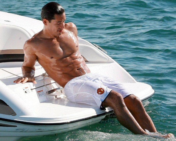 [Mario Lopez shirtless[2].jpg]