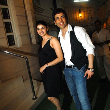 [tushar kapoor.wallpapers[6].jpg]