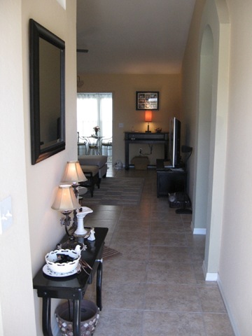 [Foyer looking into Family Rm[5].jpg]