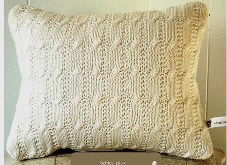 [knit pillow simplemente blanco Beach House Living[14].jpg]