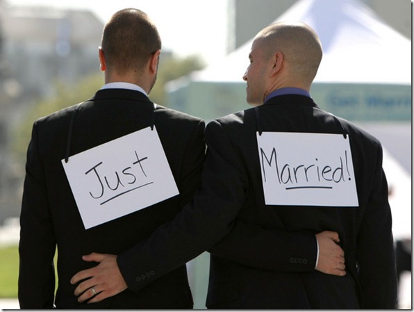 Gay Marriages Begin California CBea0_rJdq7l