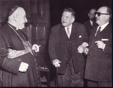 João XXIII fumando