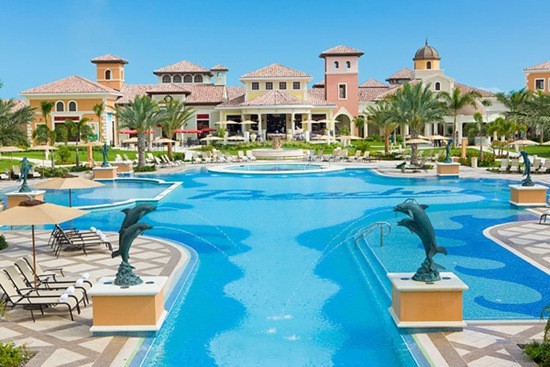 [Worlds Best Hotels5[5].jpg]