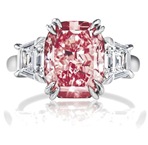 Jenifer Lopez's engagement ring - http://www.stylehive.com
