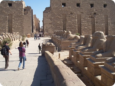 12-19-2009 056 entrance to Karnak temple