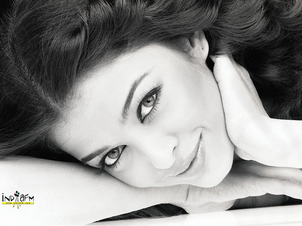 [Aishwarya Rai 01.jpg]