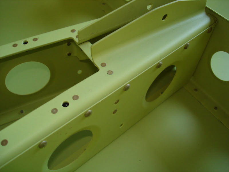 F-818D-1 Bellcrank Rib rivets | Van's Air Force