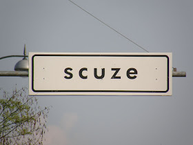 scuze, Budapest, street-art, gerilla art, funny, vicces, Tábal, Dózsa György út, Felvonulási tér,  Hősök tere