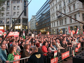 Budapest,  Vörösmarty tér,  2010. április 25, második forduló,  képek,  fotók. pictures,  fotók,  buli, Fidesz, Budapest,  Vörösmarty tér,  2010. április 25, második forduló,  képek,  fotók. pictures,  fotók,  buli,    
