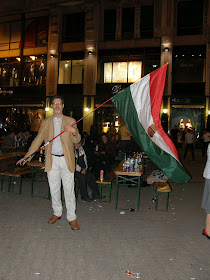 V. kerület,  Belváros, 5. kerület,  Fidesz, Budapest,  Vörösmarty tér,  2010. április 25, második forduló,  képek,  fotók. pictures,  fotók,  buli,  