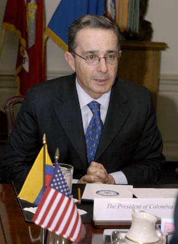 [alvaro-uribe[4].jpg]