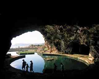 A natural grotto at Villa Tiberio formed a banquet hall