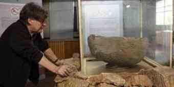 Tudor Parfitt's theory that this relic may be a copy of the Ark of the Covenant is hotly disputed by Zimbabwean scholars