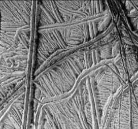 Double ridges cover at least half the surface of Europa’s ice shell. Image credit: NASA/JPL