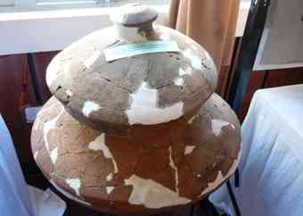 Pottery vase excavated at Hoa Diem relic