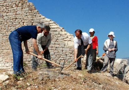 [early-warning-system-to-protect-ancient-cities-2010-07-27_l[5].jpg]