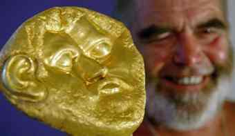 Thracian gold burial mask