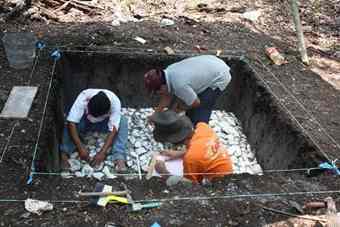 Archaeologists uncover the reservoir's floor B in the ruins of the ancient Mayan city Uxul. Credit: Proyecto Arqueolgico Uxul