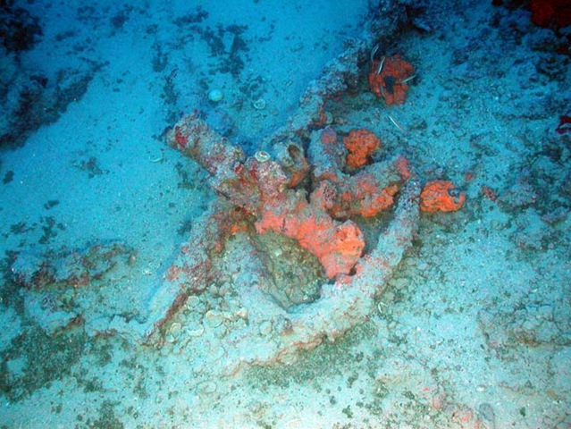 [shipwreck-anchor-100907-02[5].jpg]
