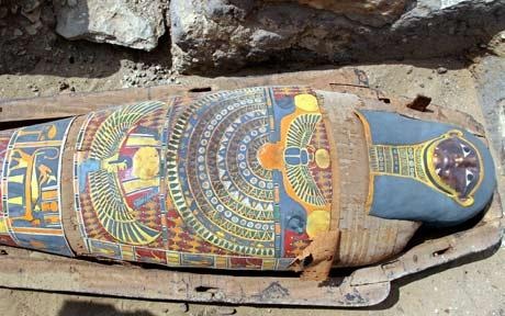 [mummy_1492229c[5].jpg]
