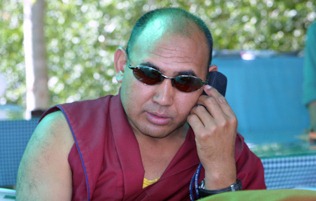 [2010-11-07-LabsongDhamchoe[6].jpg]