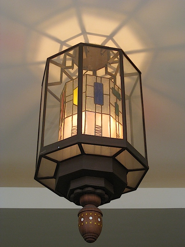 ceiling lamp of Burgoo American Bar and Restaurant in The Block