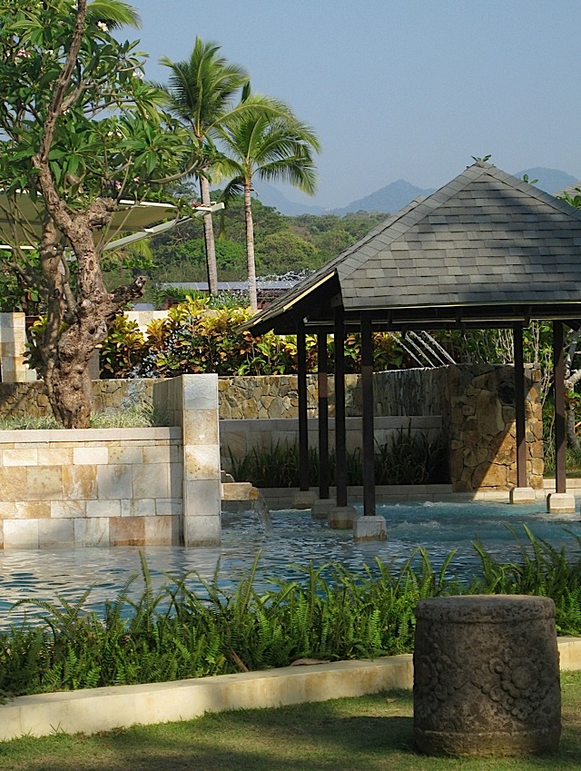 massaging lounge pool of Anvaya Cove Beach and Nature Club