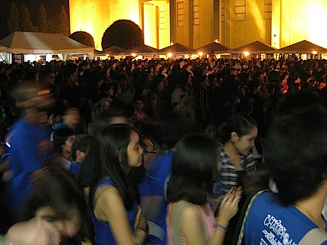 the crowd at the Back 2 the Bonfire event of the Ateneo de Manila