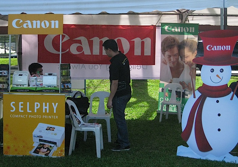 Canon photo booth during the Lights for Hope Christmas outreach