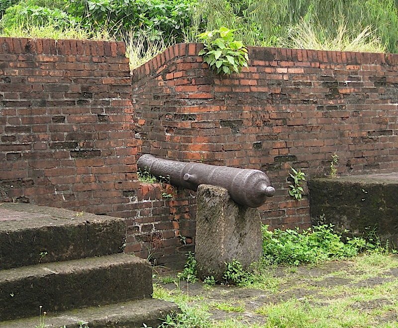 old canon in Fort Santiago