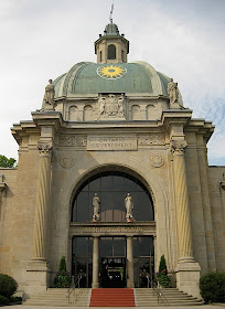 lakefront entrance of the Liberty Grand in Toronto