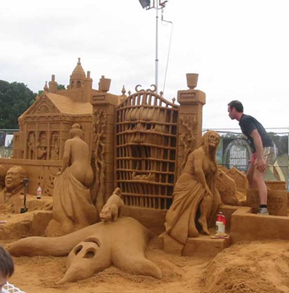 ghost-sand-sculpture