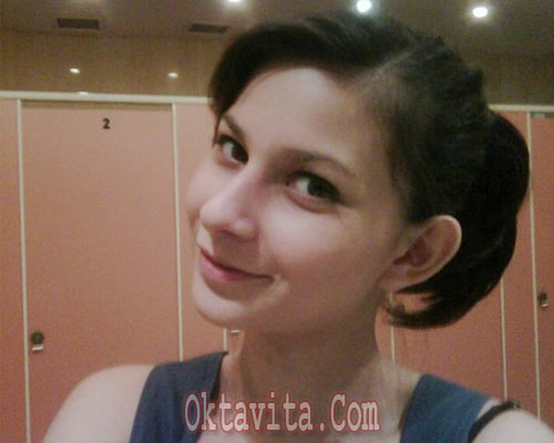 Deasy Bouman Hot