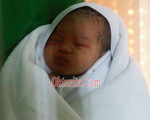 Foto Anak DJ Riri dan Ola Harika – Oktavita.Com