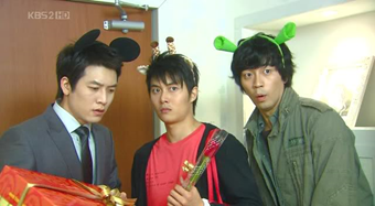Enjoying weekend at friend's house~ Enjoying weekend at friend's house~